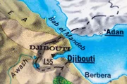 Танкеры с саудовской нефтью разворачивают в Красном море из-за хуситской угрозы