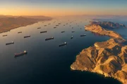 ООН требует срочной эвакуации 6000 моряков, заблокированных в Персидском заливе