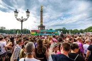 Машина въехала в толпу на берлинском прайде, полиция отменила праздник
