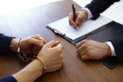 В Израиле принят закон, впервые допускающий адвоката на допрос в полиции. В каких случаях?