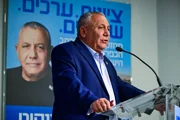 Штаб Айзенкота нанял ему частную охрану, но просит спецслужбы поучаствовать