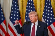 Дональда Трампа опять «качнуло»: требует соглашения или капитуляции