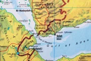 Хуситы потопили индийский корабль возле аль-Мухи