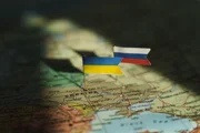 Россия и Украина усиливают взаимные удары на фоне войны на истощение