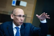 Банк Израиля не спешит снижать ставку: Ярон ждет ускорения инфляции