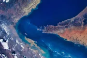 Ночной конвейер в Ормузе: как США тайно вывозят нефть из Персидского залива